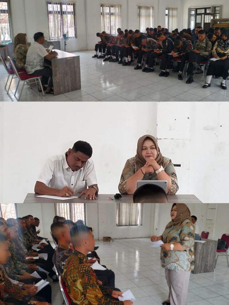 Di sela kegiatan karantina anggota Paskibraka Kabupaten Temanggung, Kepala Badan Kesbangpol Kabupaten Temanggung beserta istri berkesempatan memberikan materi ringan seputar public speaking dan personal branding di Wisma Atlet.
