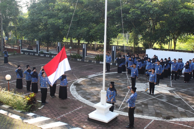 Upacara Bendera Dalam Rangka Memperingati Hari Lahir Pancasila di Bapperida Kabupaten Temanggung